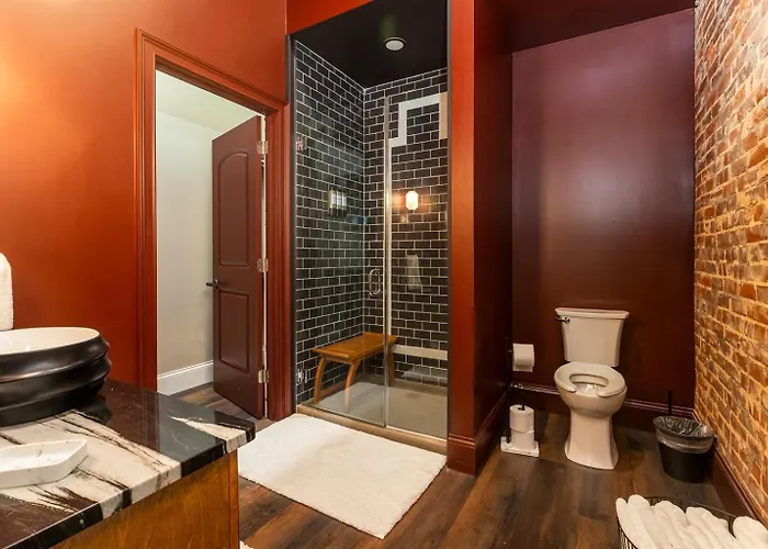 Apartment Service Clawfoot Tub Historic Downtown Marion